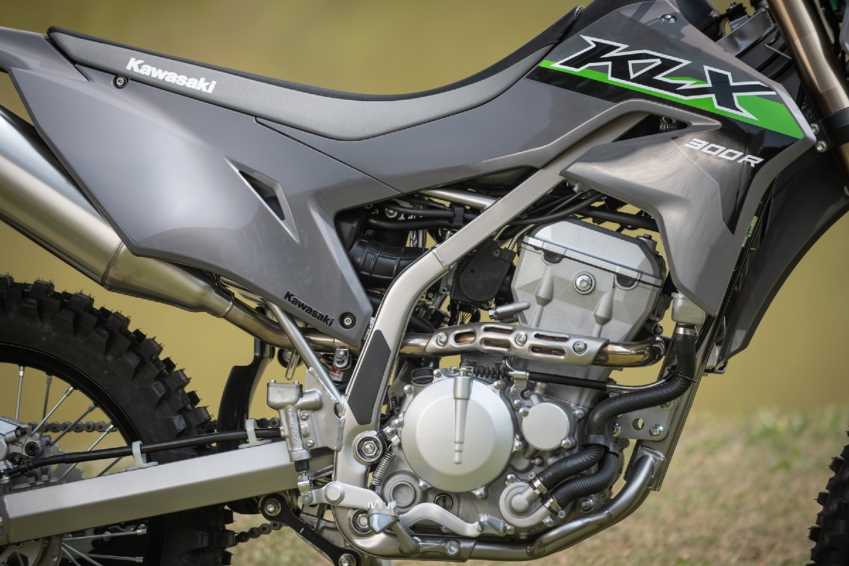 Ficha técnica da Kawasaki KLX300R 2025