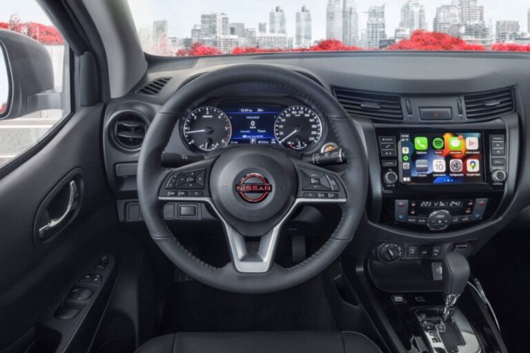 Interior da Nissan Frontier