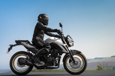 Yamaha Fazer FZ25 2025 se destaca pelo conforto e motorização