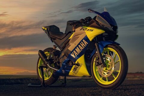 Yamaha R15 2025 traz preço acessível e design em destaque