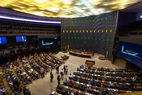 Câmara dos Deputados derruba lei e novo DPVAT não será cobrado – Foto: Shutterstock