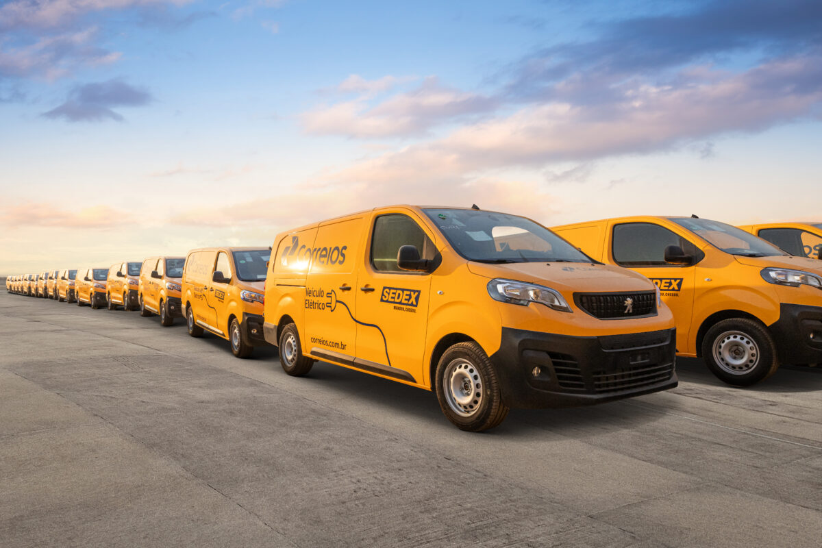 Correios agora tem frota GIGANTE de carros elétricos da Stellantis