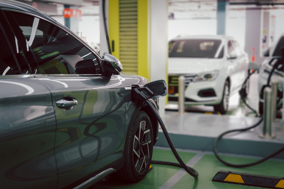 Estacionamentos de Porto Alegre agora contam com carregadores para carros elétricos; veja onde estão