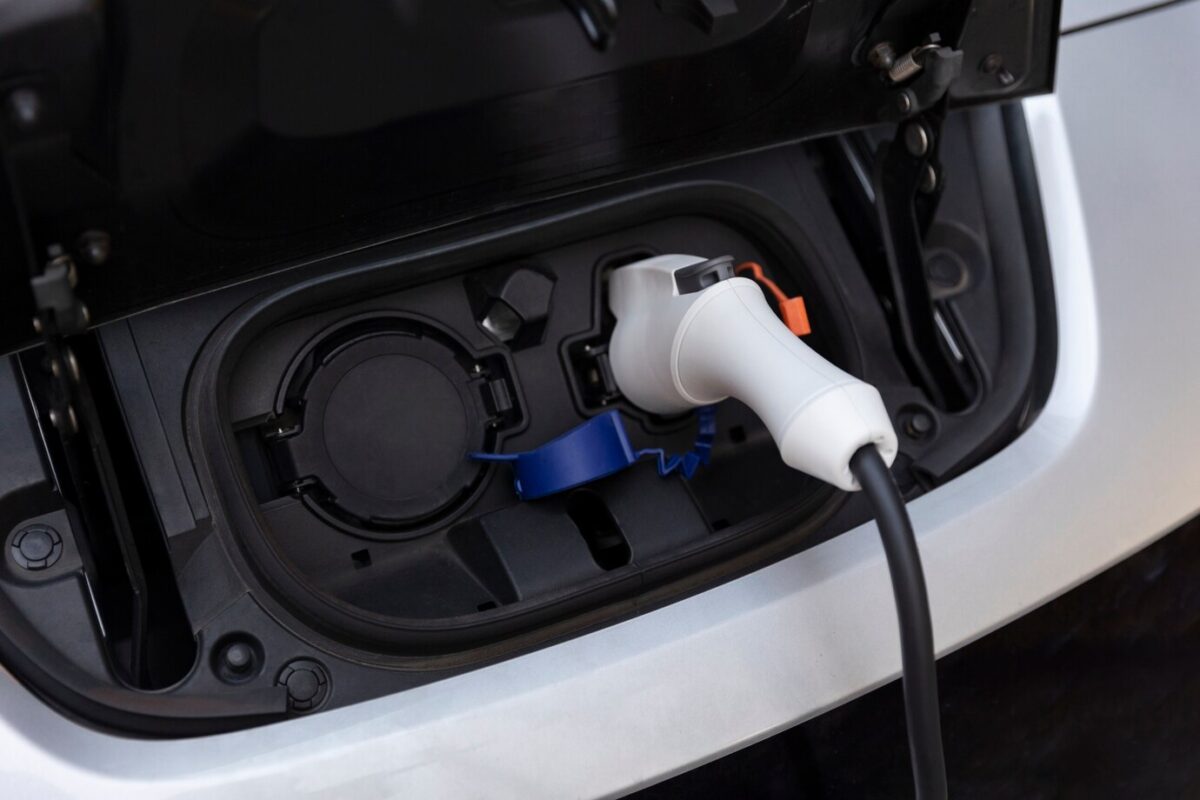 Autonomia dos elétricos ainda preocupa? Descubra os mitos e verdades sobre o futuro desses veículos