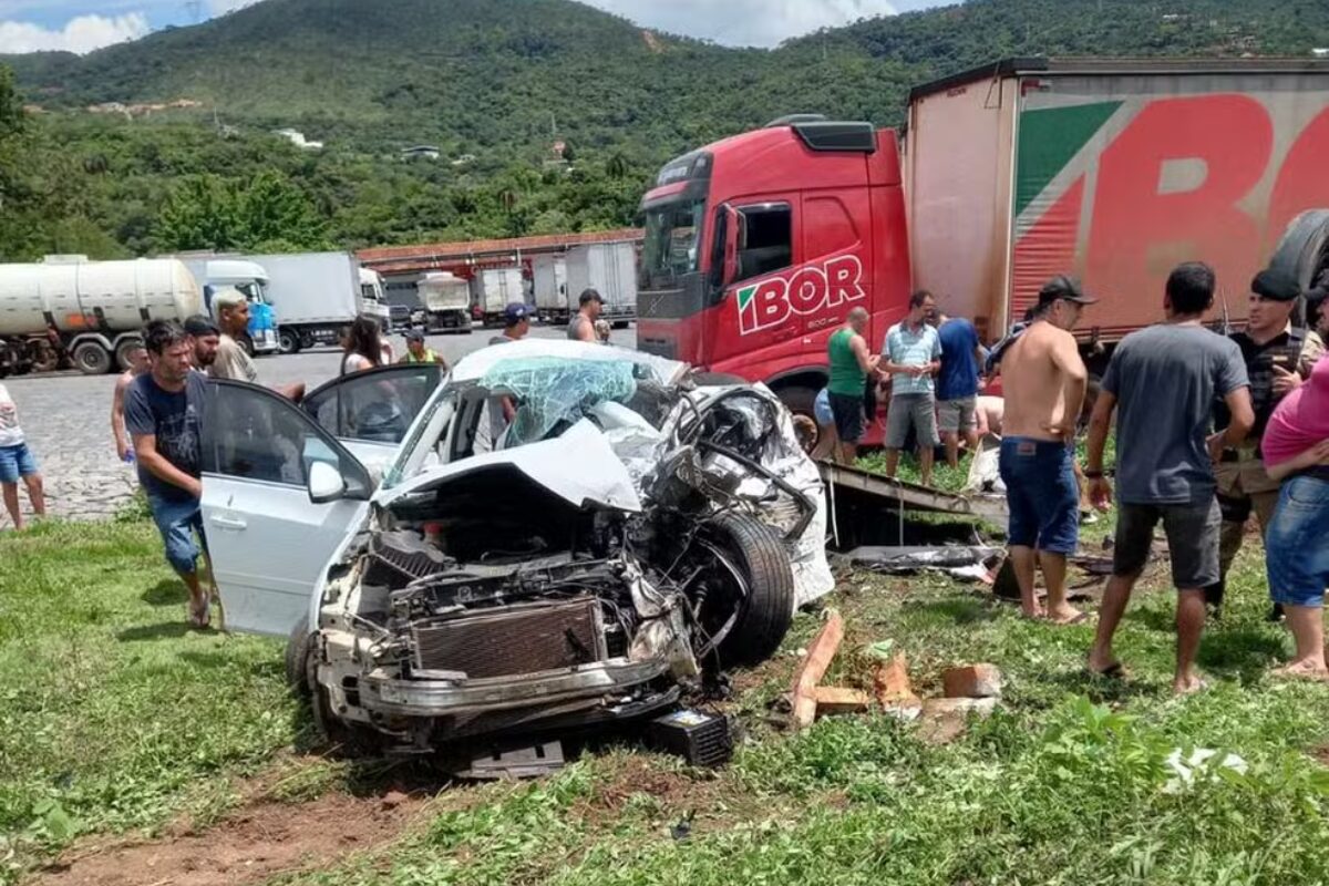 Acidente na BR-381, em Sabará — Foto: Redes sociais