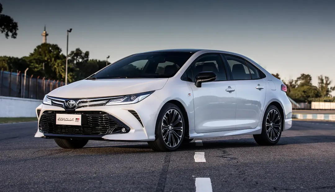 Novo Corolla 2026 promete 2.100 km de autonomia com motor 1.5 híbrido