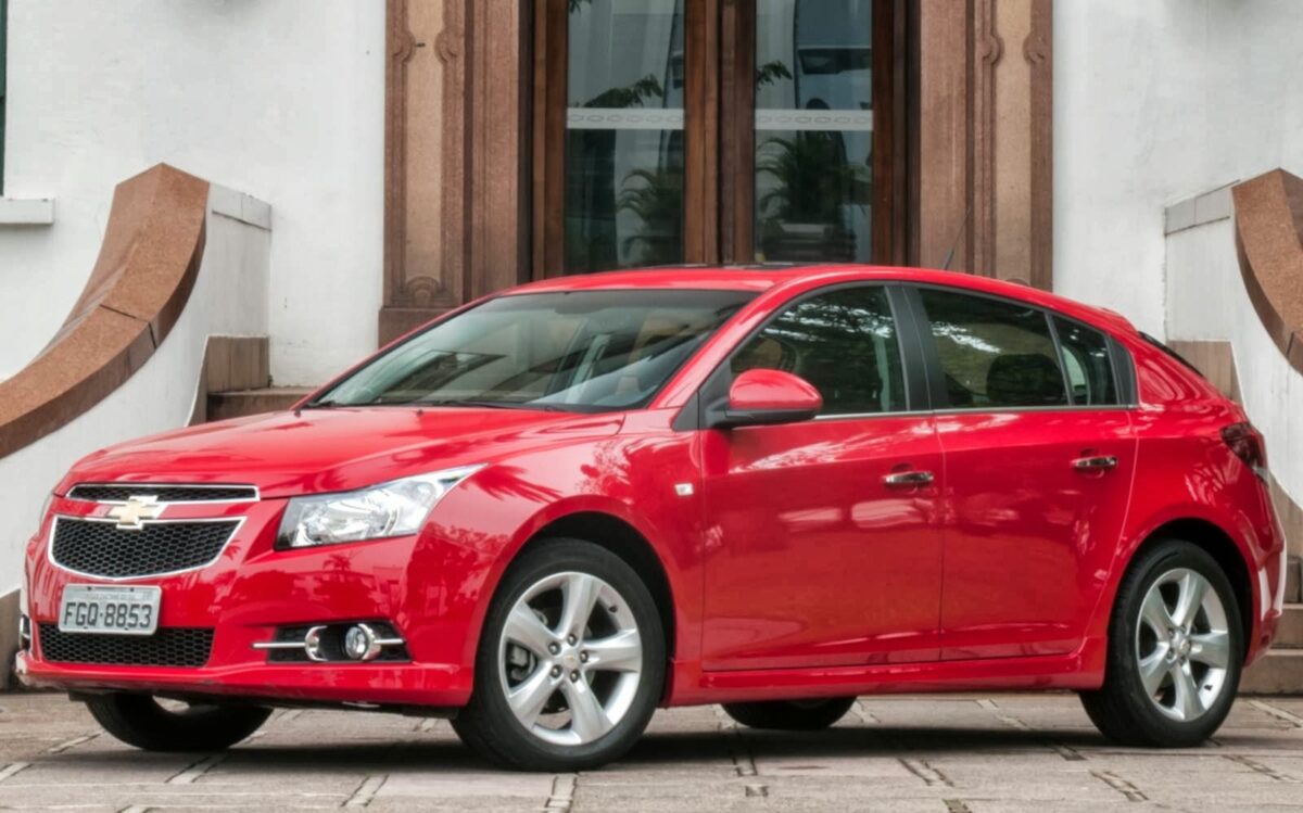 Chevrolet Cruze 2024 hatch com porta-malas de sedan - Foto: Divulgação