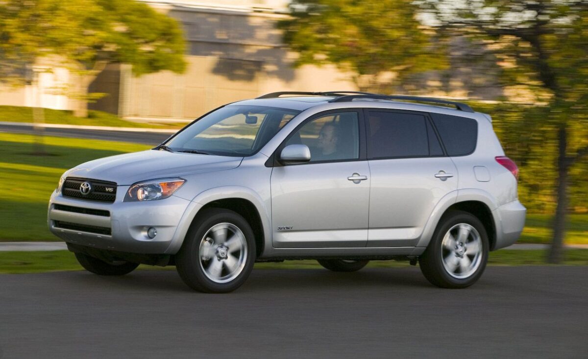 Toyota RAV4 2008 - Foto: Divulgação