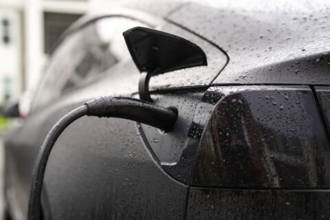 Produção de carros elétricos vai dobrar empregos no Brasil; entenda