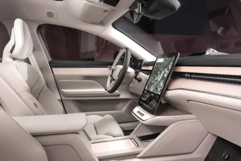 Volvo ES90 estreia por R$ 659.950, custa R$ 190 mil menos que EX90 e roda 65 km a mais no Inmetro