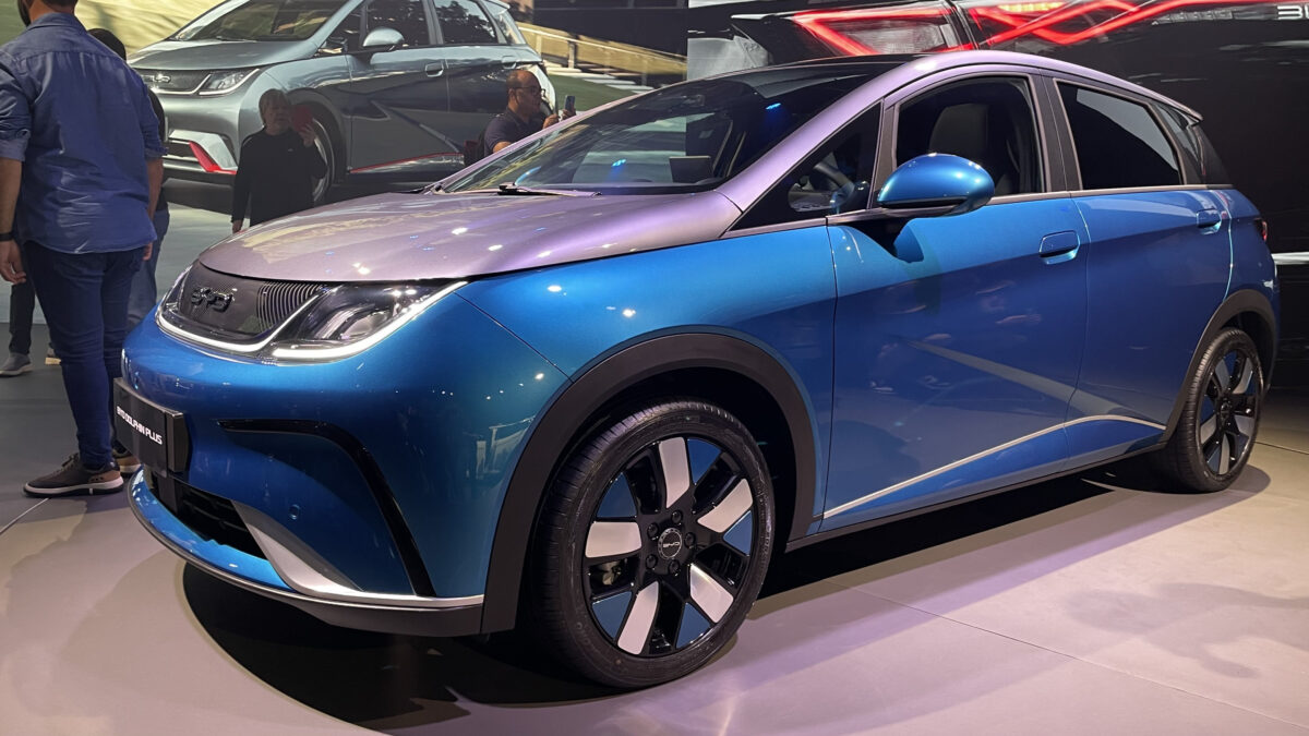 BYD Dolphin 2026 já tem data de estreia no Brasil; preços devem partir de R$ 139.800