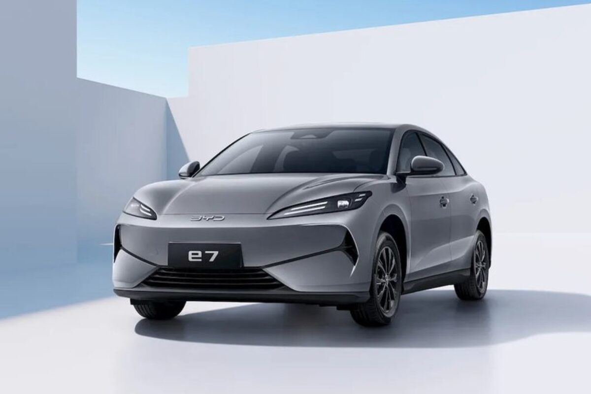 BYD E7 - Foto: divulgação