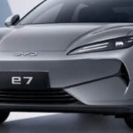 Conheça o BYD E7, sedã de R$ 81.554, com mais autonomia que Dolphin e preço de Renault Kwid