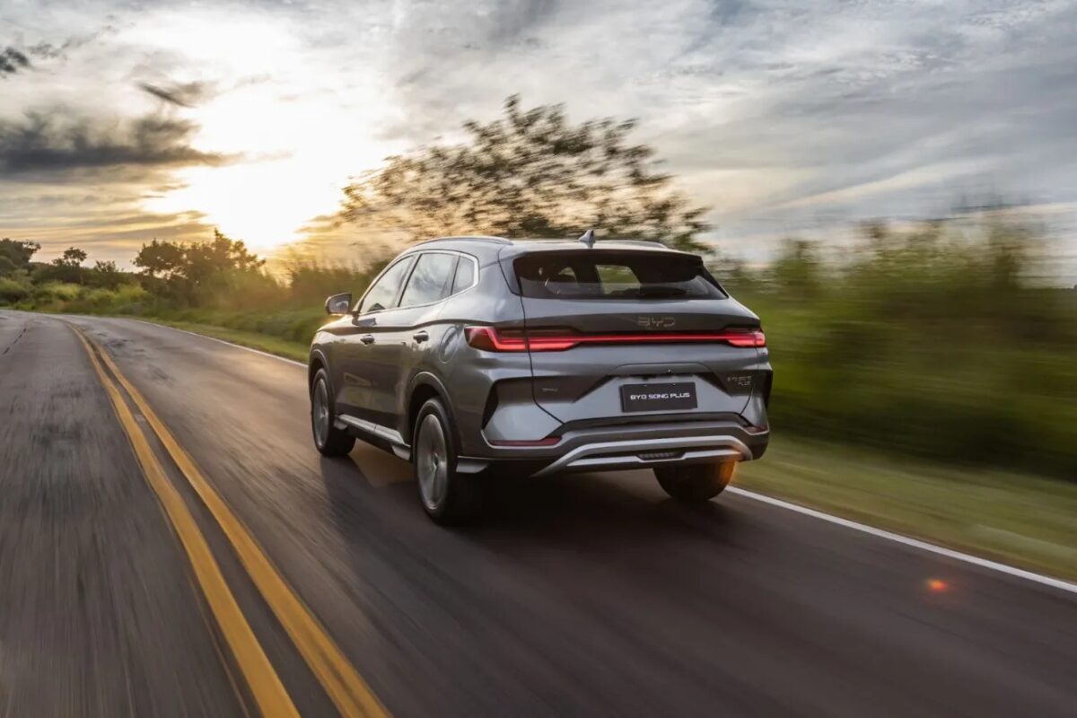 Novo SUV híbrido plug-in da BYD chega ao Brasil por R$ 249.990