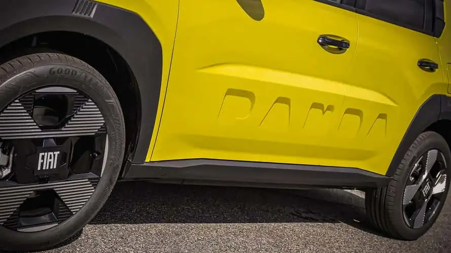 Fiat Panda precisa ficar mais barato para vender mais e apela para câmbio manual e motor a combustão