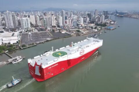 BYD desembarca 7 mil carros no porto de SC