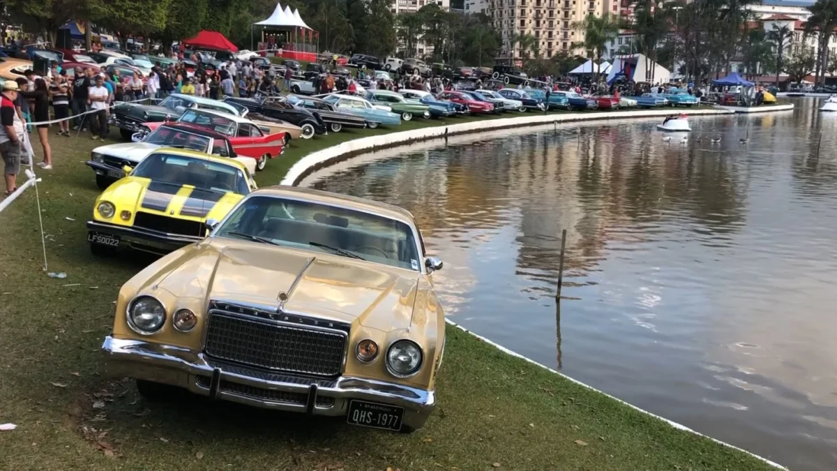 10ª edição do encontro de carros antigos de Águas de Lindóia