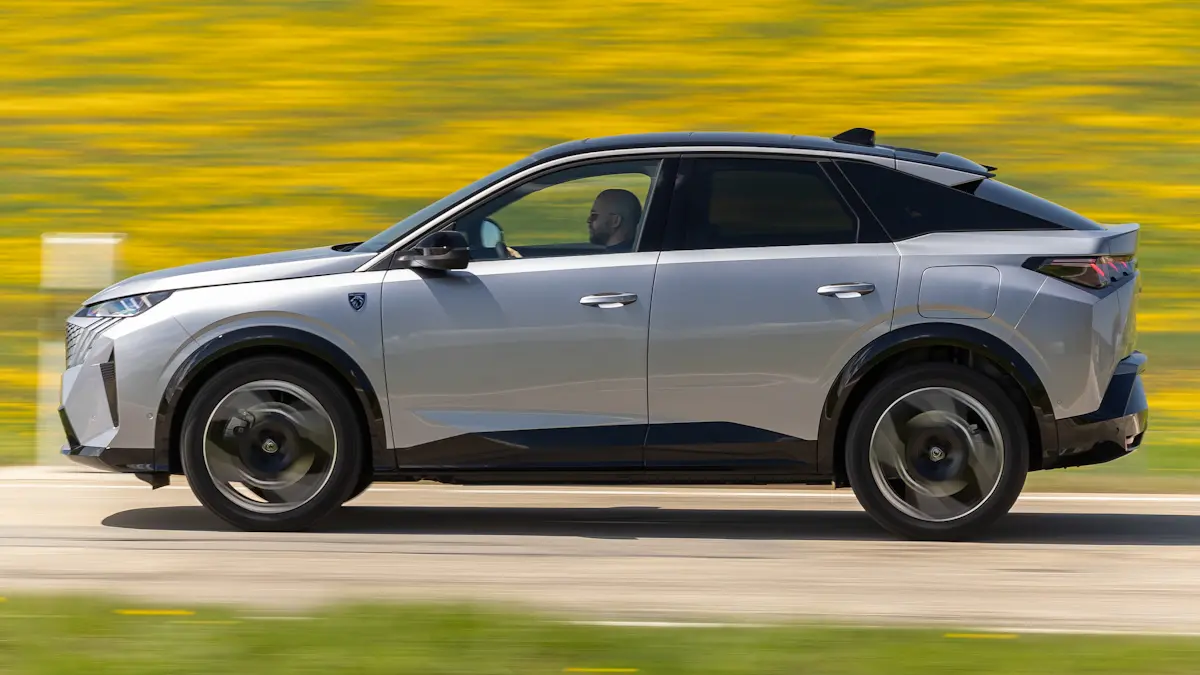 Novo Peugeot 3008 brasileiro terá motorização híbrida