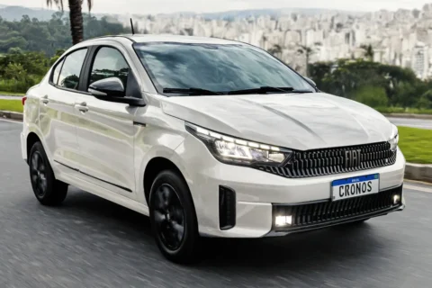 Fiat Cronos ataca rivais com o retorno do câmbio manual na versão 1.3
