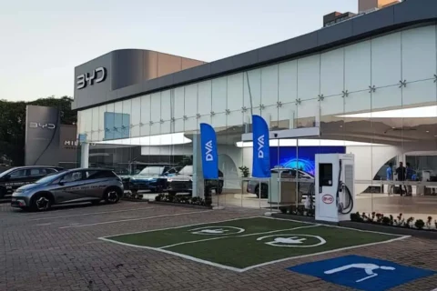 BYD lança sistema de recarga inteligente para carros elétricos no Brasil