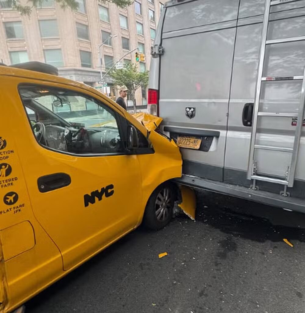 Carro em que estava a esposa do jogador do Botafogo - Foto: Reprodução/ Instagram