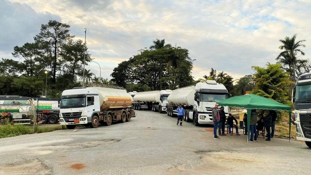 Greve dos caminhoneiros em MG pode causar falta de combustíveis - Divulgação/Sinditanque-MG