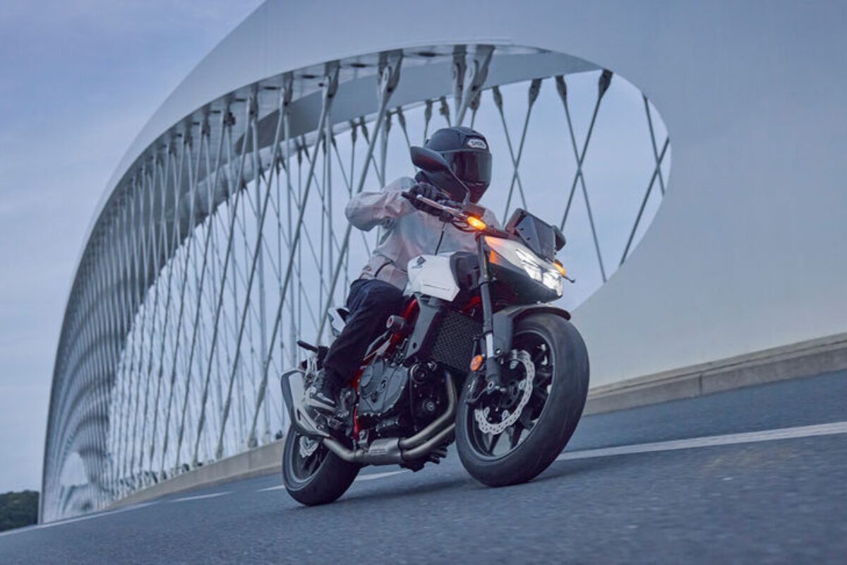 Como será a nova Honda Hornet 750 no Brasil?