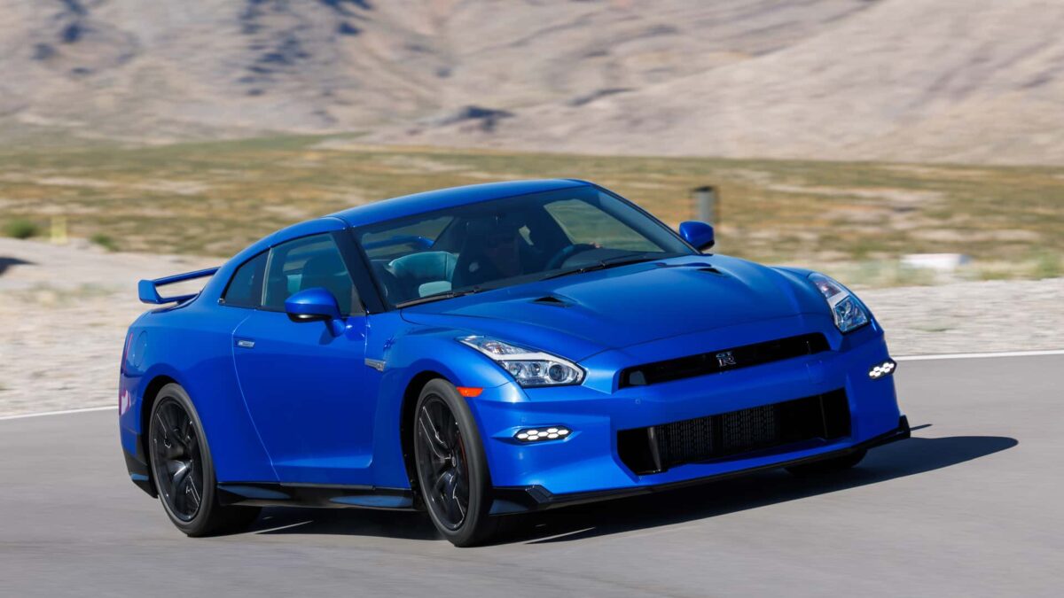 Nissan  GT-R  - Foto: Divulgação