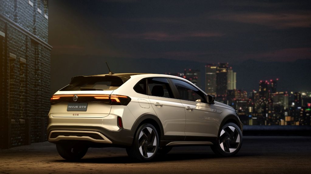 VW Nivus com camuflagem flagrado: híbrido ou atualização do motor?