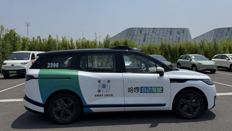 Gigante das baterias chinesa anuncia investimentos em robotáxi