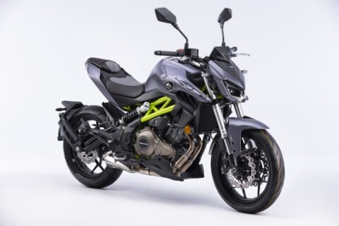 Shineray SRK 400: moto faz 41,5 cv e custa R$ 33 mil