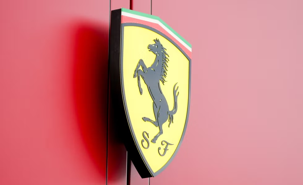 Ferrari adia desenvolvimento de carro elétrico
