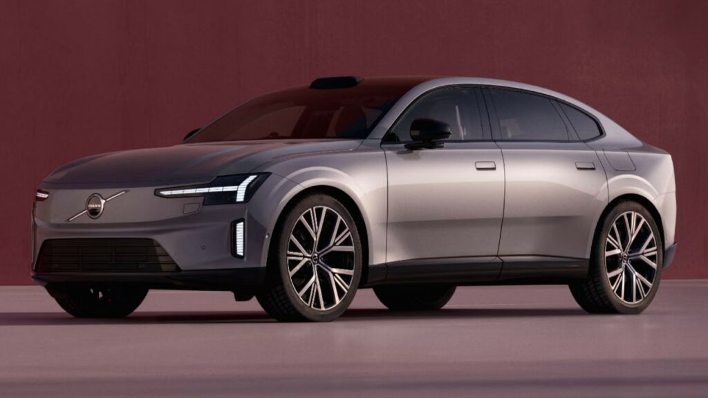 Novo carro elétrico da Volvo tem 300 km de autonomia e carrega de forma veloz