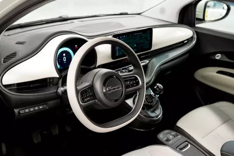 Interior Fiat 500 Hybrid