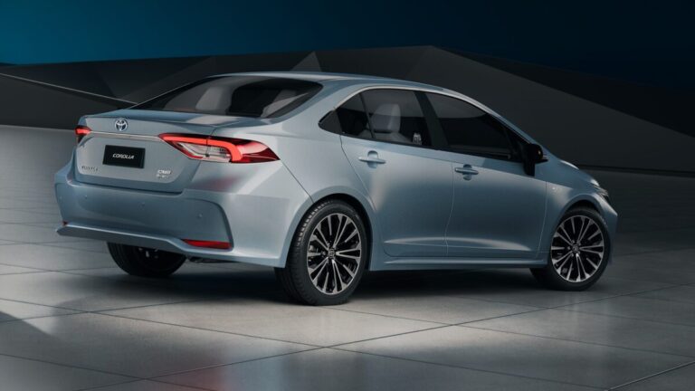 Toyota corta quase R$ 45 mil do Corolla Hybrid para clientes PcD