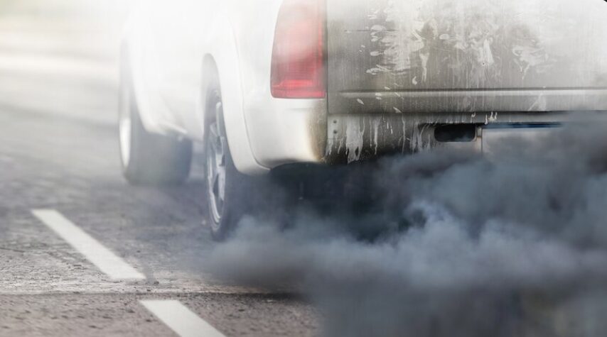 Aquecimento global não existe: Trump quer remover limites de emissões de gases dos carros