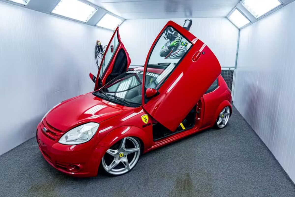 Karrari: brasileiro transforma Ford Ka em Ferrari