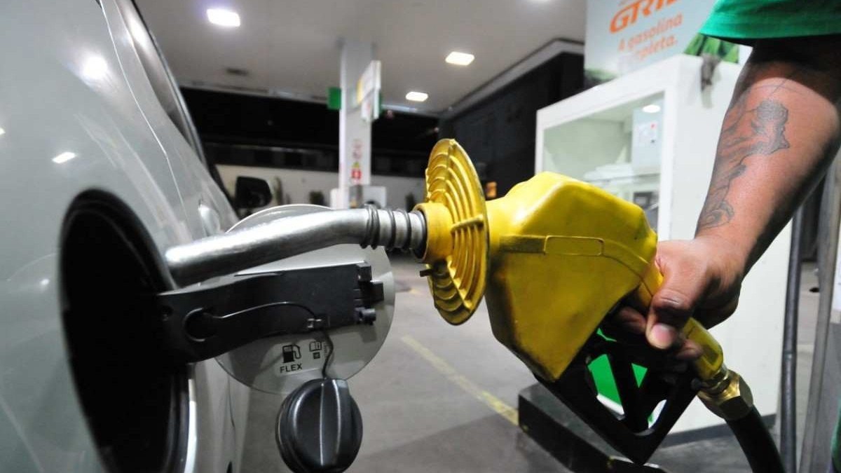 Nova gasolina E30
