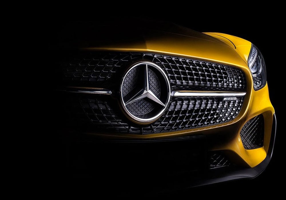 Flagra: Mercedes-Benz Classe C 2026 Revela Estrelas Iluminadas e Retorno do V8 AMG