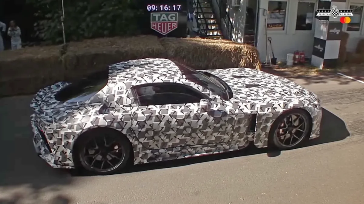 Novo supercarro da Toyota aparece com camuflagem - Foto: Reprodução