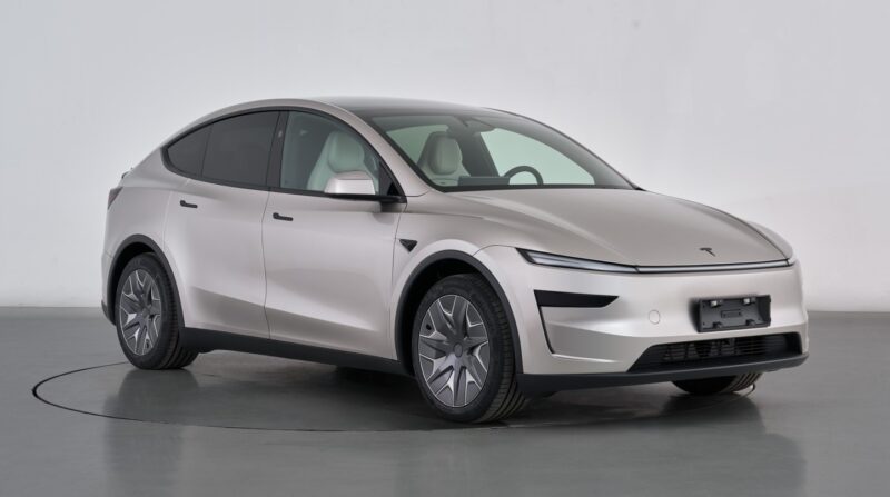 Tesla prepara lançamento do Model YL – maior e com seis lugares