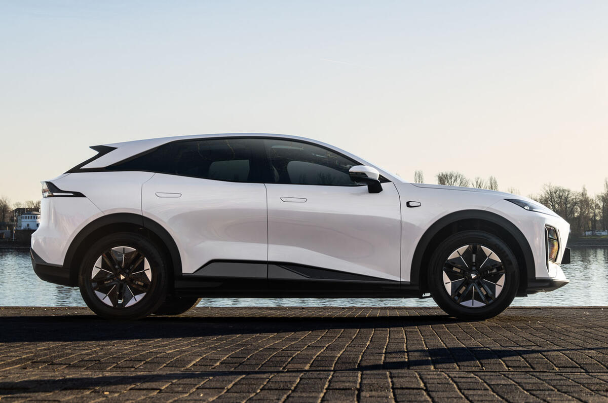 Changan, marca de 1862, desafia a Tesla com novo SUV elétrico na Europa