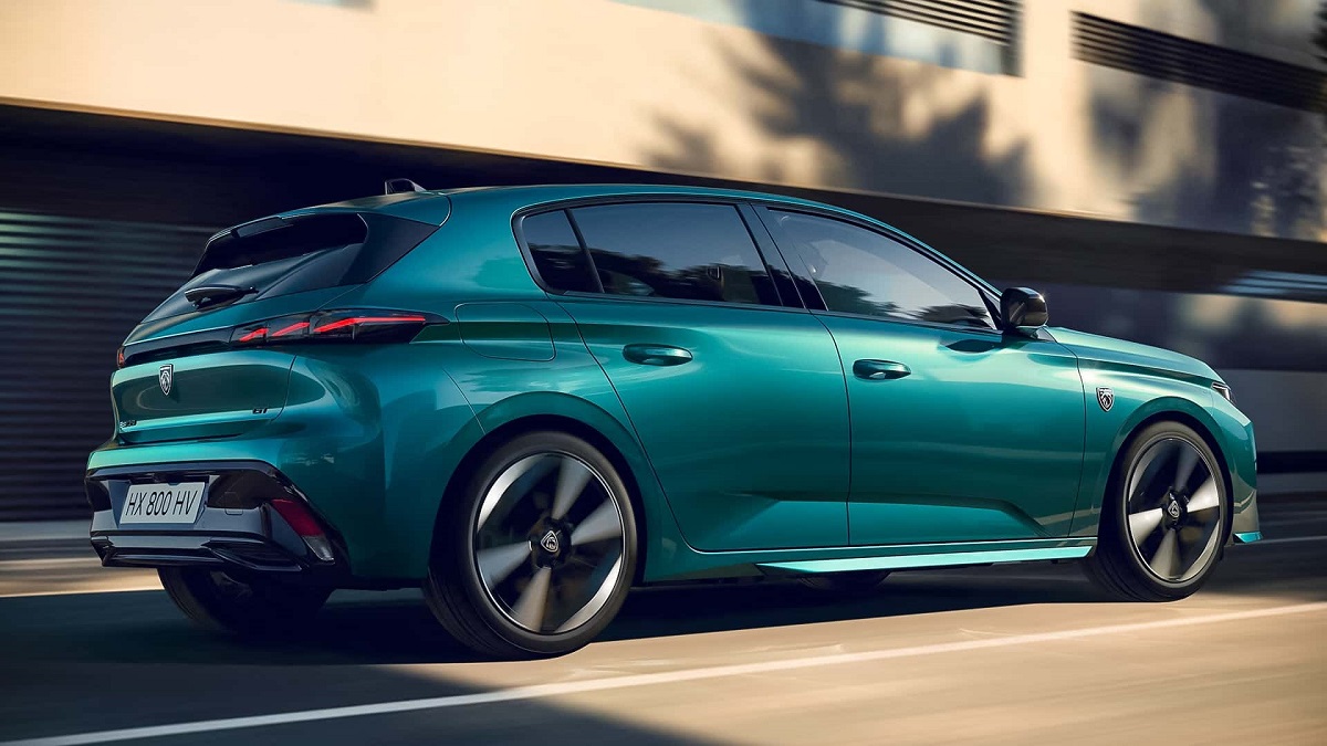 Novo Peugeot e-308 2026 elétrico roda 450 km, vira ‘tomada’ e tem visual renovado