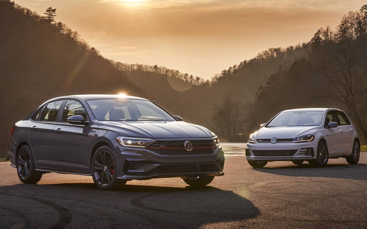 Novos VW Golf GTI e Jetta GLI chegam em breve, e um deles ficou mais potente; saiba qual