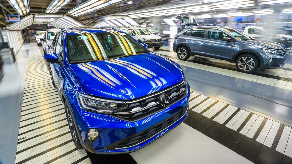 Volkswagen abre fábrica histórica em SP para visitas gratuitas com carros clássicos e produção ao vivo