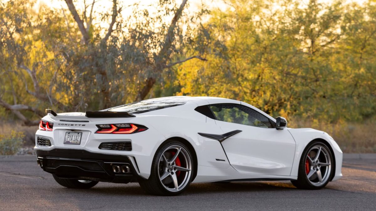 Dono de Corvette E-Ray 2024 perde mais R$ 160 mil em valor após rodar apenas 2.500 km - Foto: Reprodução