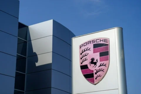 Não está fácil pra ninguém: Porsche corta projeção de lucro