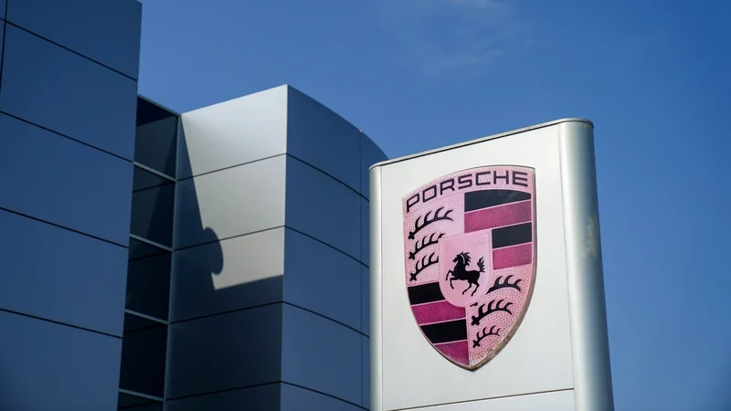 Não está fácil pra ninguém: Porsche corta projeção de lucro