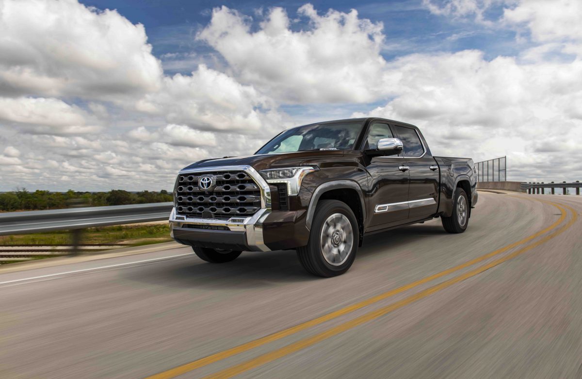 Conheça a Toyota Tundra: A gigante irmã da Hilux que o Brasil ainda não tem - Foto: Divulgação