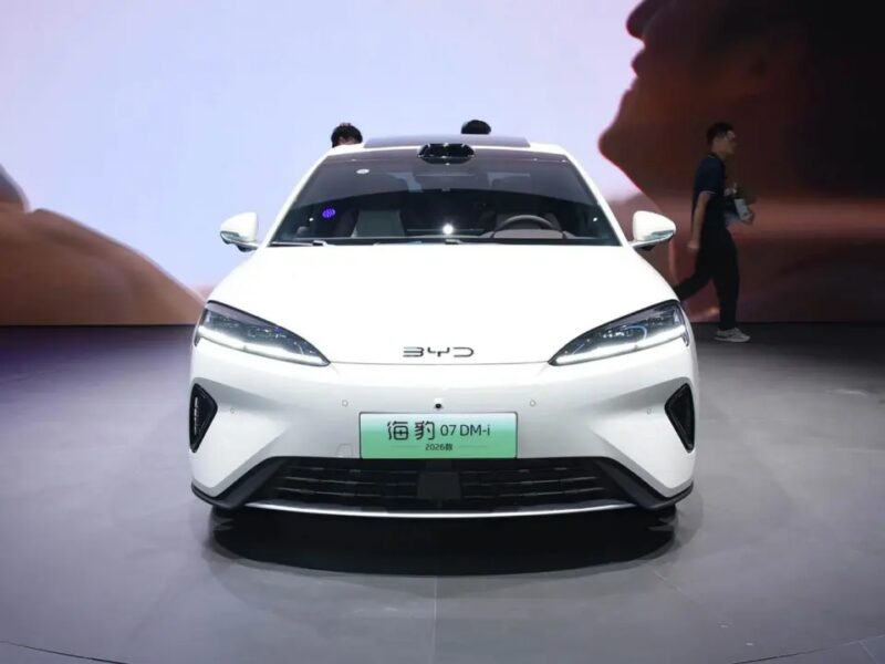 BYD lança o novo sedã híbrido Seal 07 DM-i com tecnologia de ponta - Foto: BYD